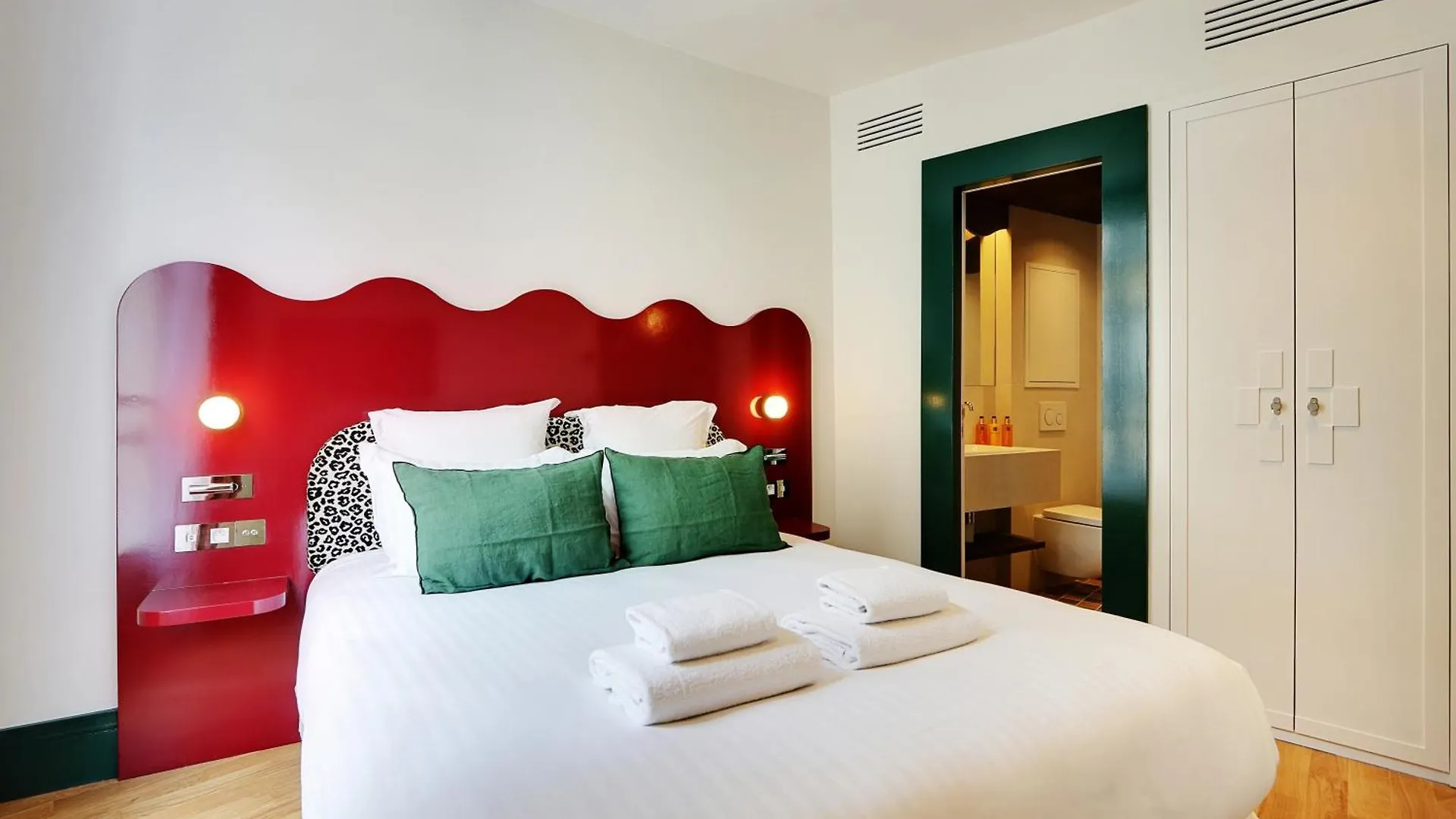 Paris Home Collection Serviced Apartments In Notre Dame - Rue Savoie