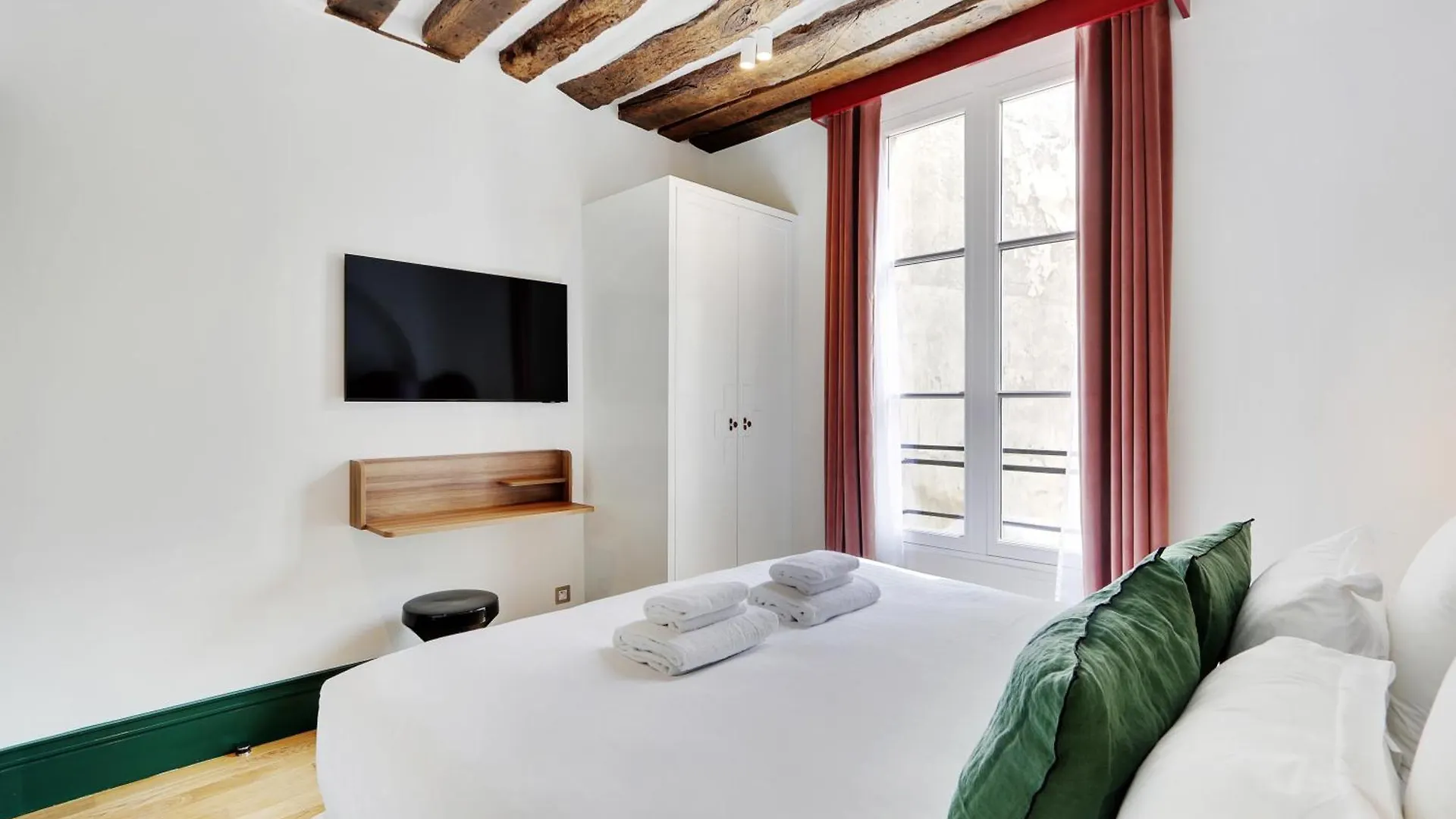 Paris Home Collection Serviced Apartments In Notre Dame - Rue Savoie 0*,