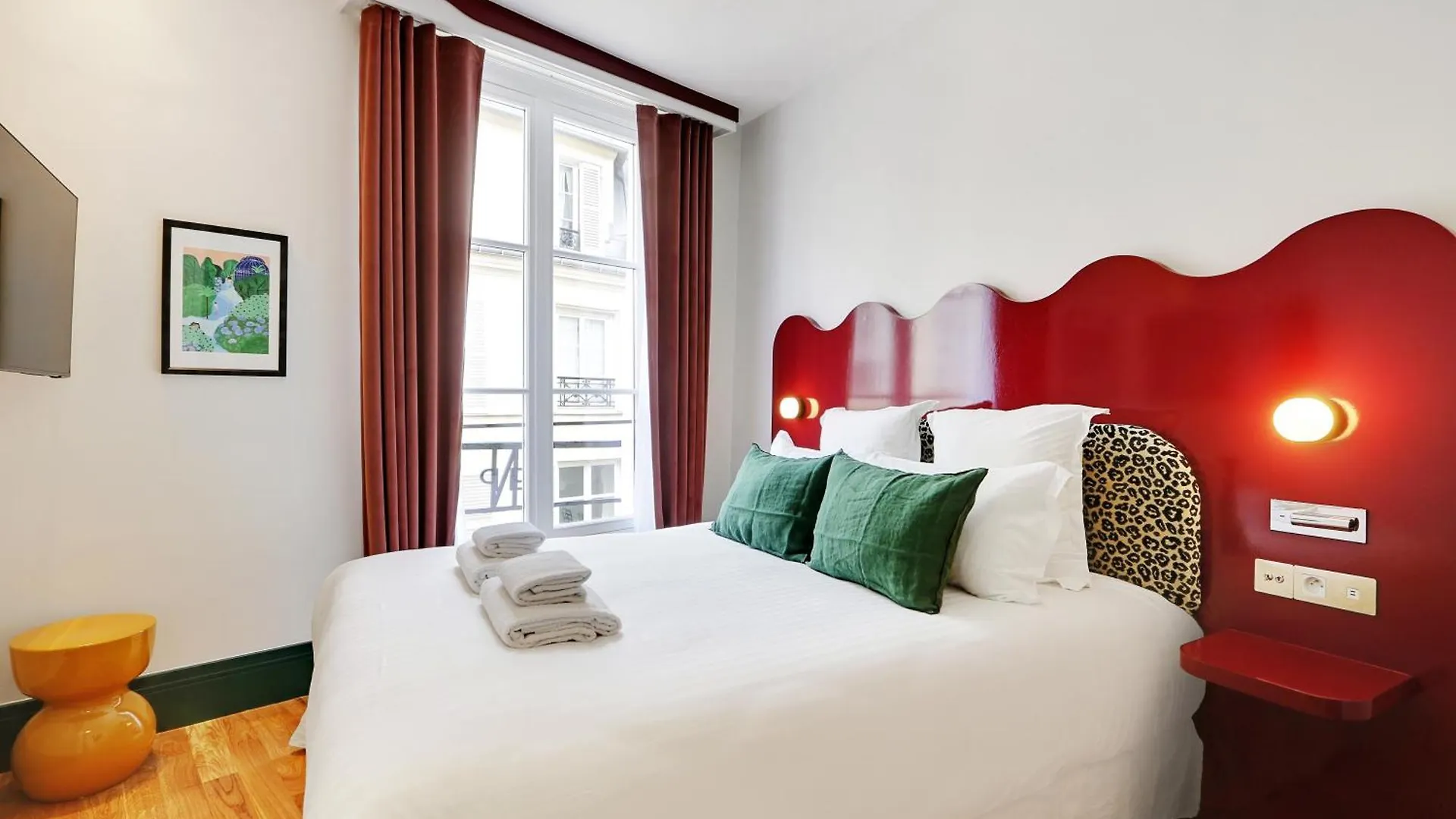 Paris Home Collection Serviced Apartments In Notre Dame - Rue Savoie