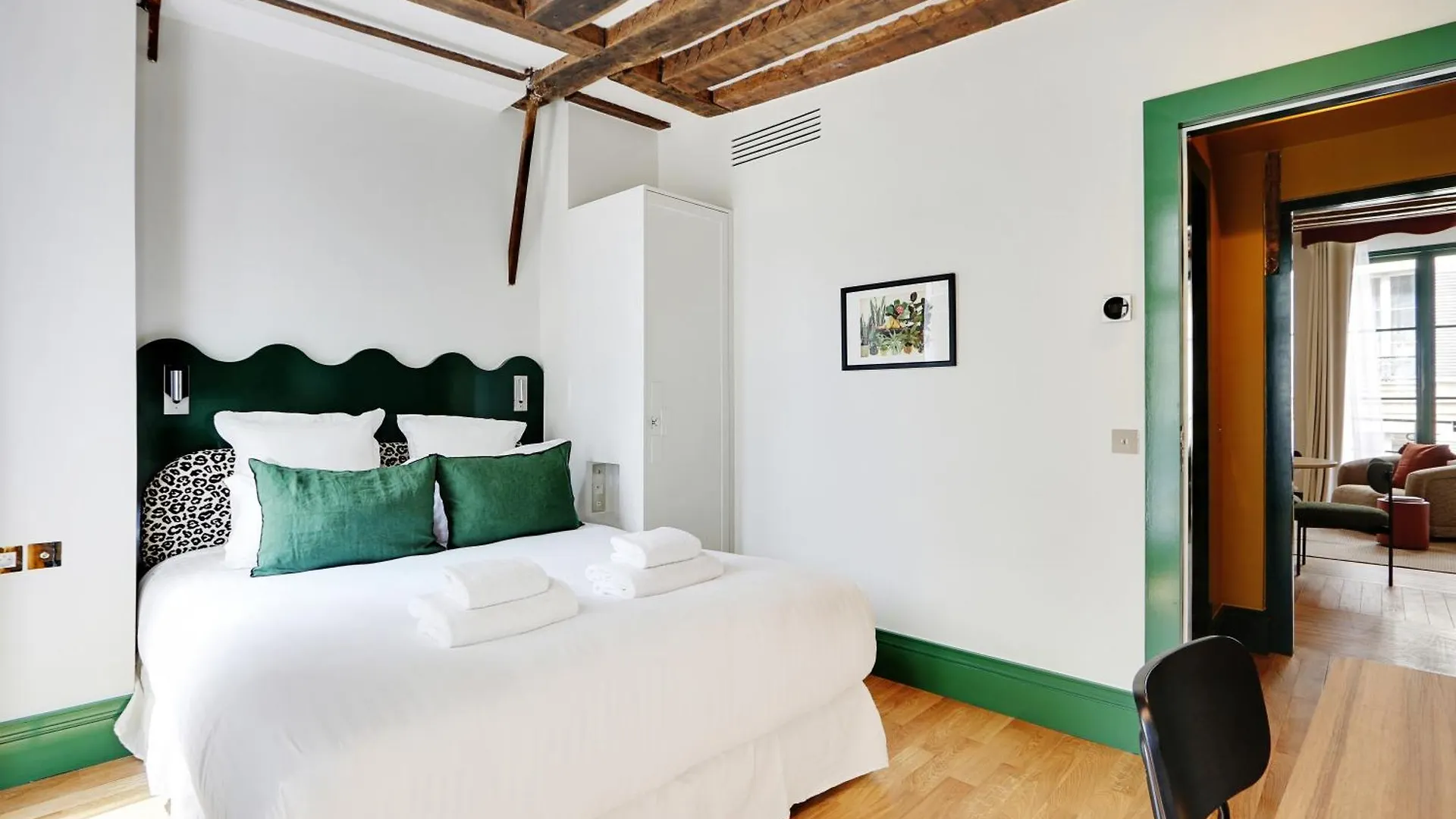 Paris Home Collection Serviced Apartments In Notre Dame - Rue Savoie