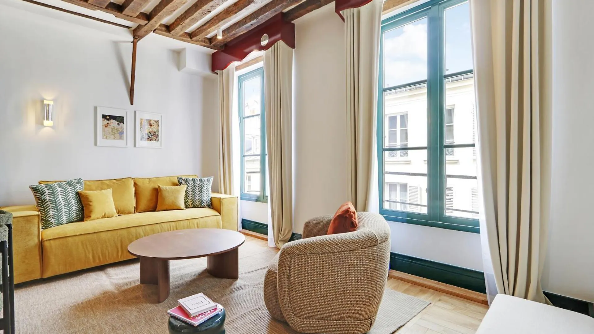 Paris Home Collection Serviced Apartments In Notre Dame - Rue Savoie
