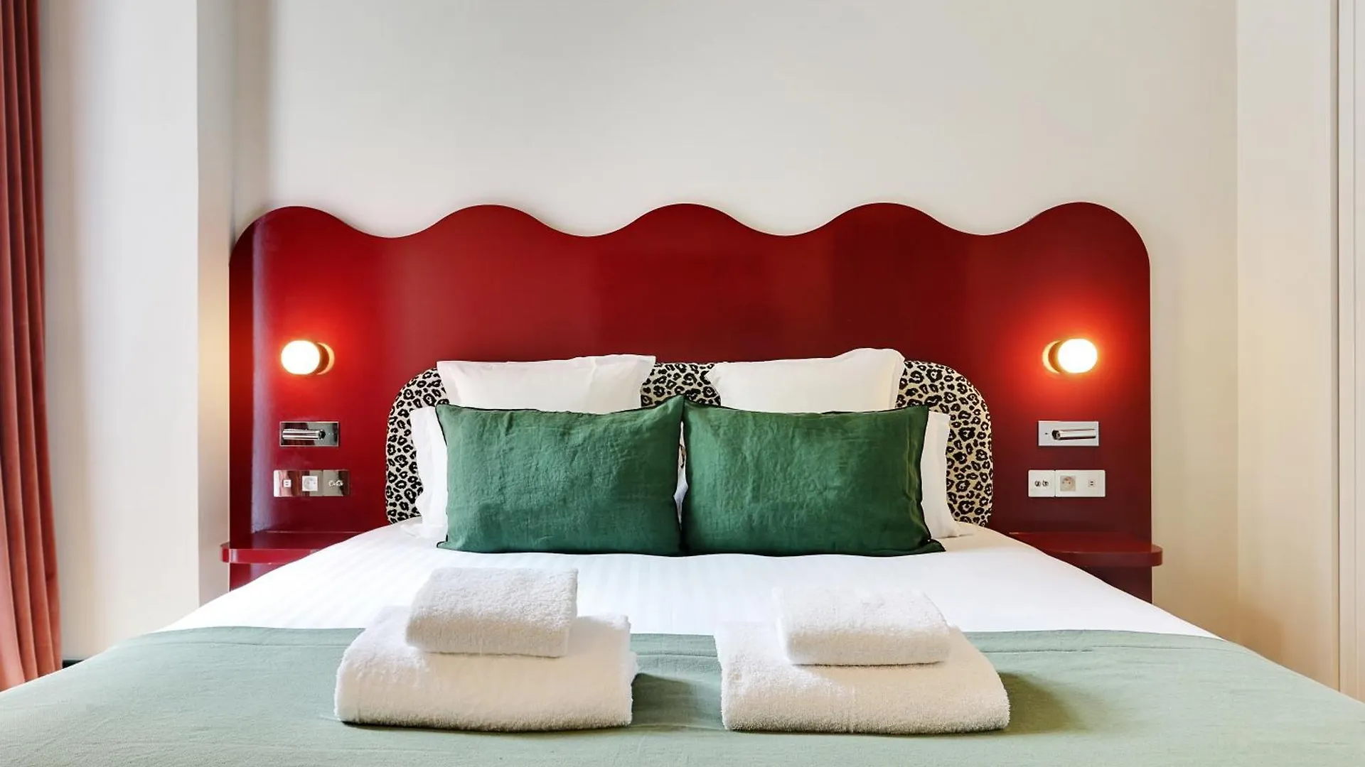 Paris Home Collection Serviced Apartments In Notre Dame - Rue Savoie