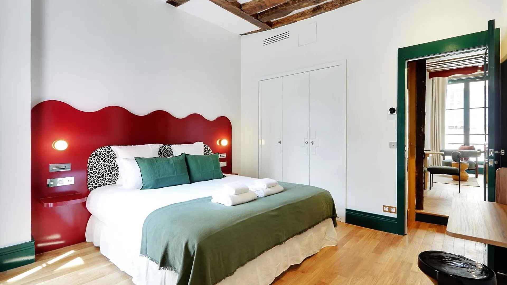 Paris Home Collection Serviced Apartments In Notre Dame - Rue Savoie