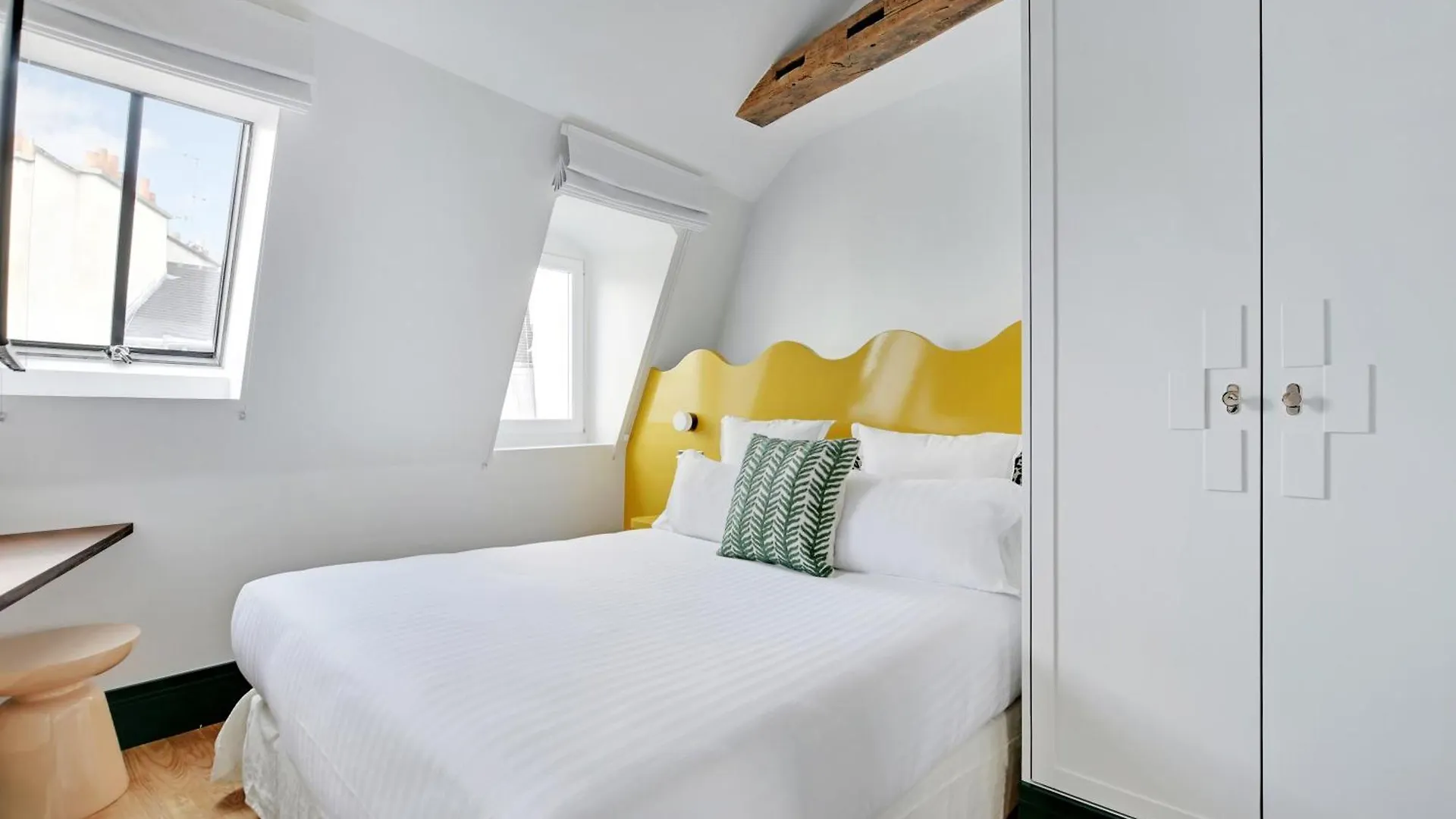 Paris Home Collection Serviced Apartments In Notre Dame - Rue Savoie