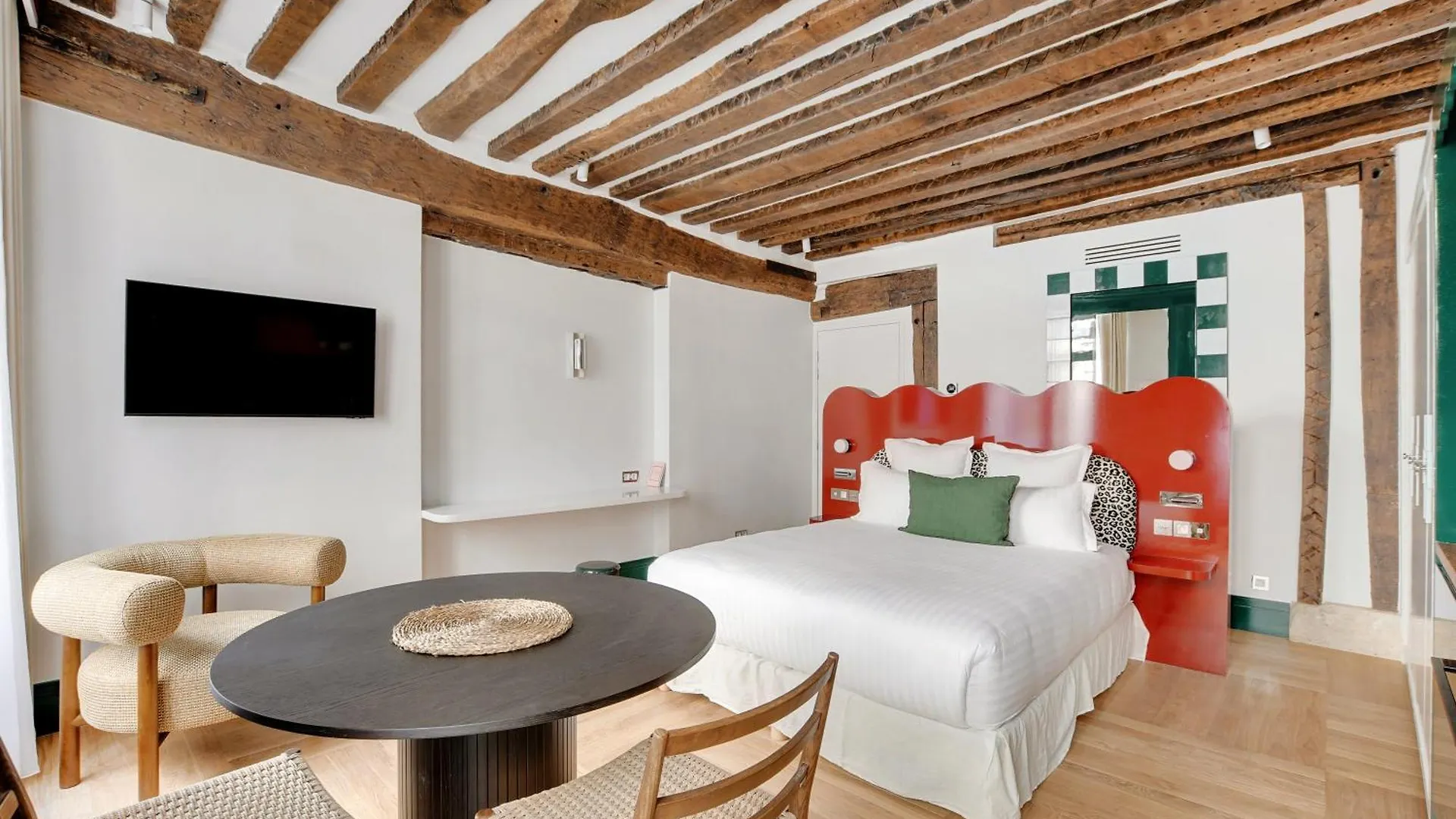 Paris Home Collection Serviced Apartments In Notre Dame - Rue Savoie