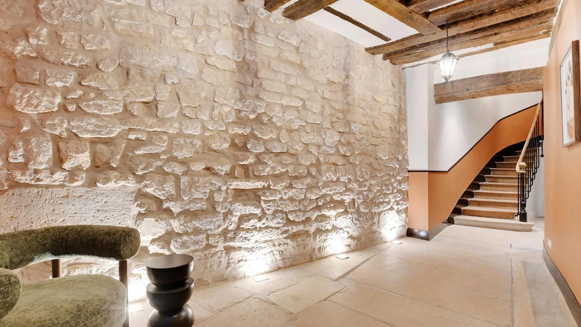 Paris Home Collection Serviced Apartments In Notre Dame - Rue Savoie