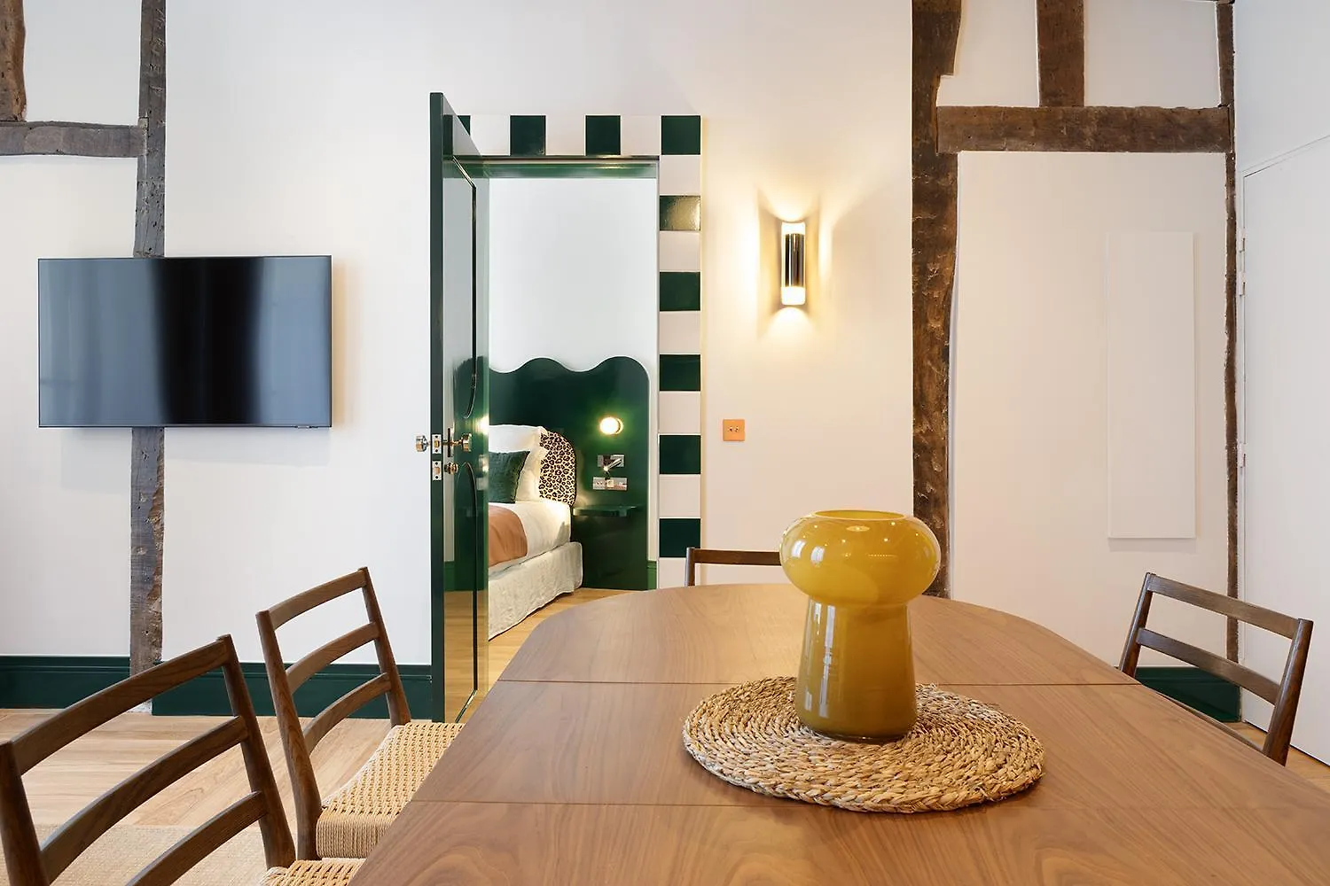 Paris Home Collection Serviced Apartments In Notre Dame - Rue Savoie
